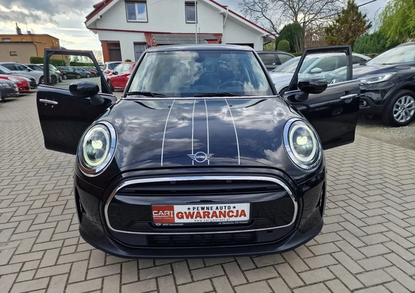 MINI Cooper cena 94500 przebieg: 28000, rok produkcji 2021 z Czersk małe 781